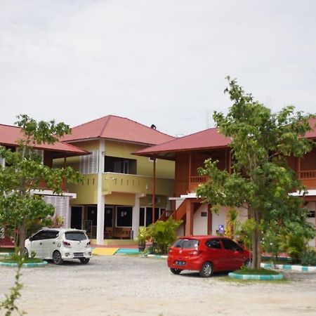 Granada Inn Palu Extérieur photo